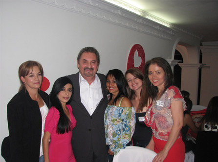 A photo of a client together with some Latin singles during their meetup